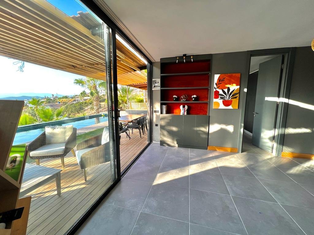 BOMO SUITES 16