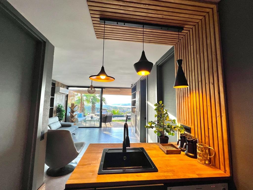 BOMO SUITES 6